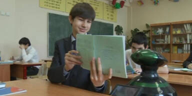 Roboter geht f&uuml;r kranken Bub zur Schule