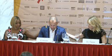 Gery Keszler bricht in Tränen aus