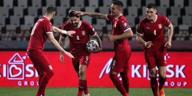 Serbien feiert Rekordtorsch&uuml;tze Aleksandar Mitrovic