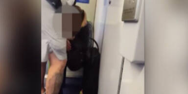 Oral-Sex im Zug - vor allen Leuten