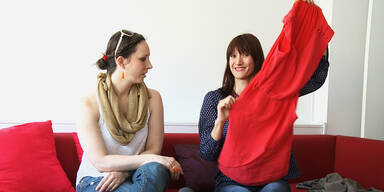 Maria & Elly mit ihren Lieblings-Teilen