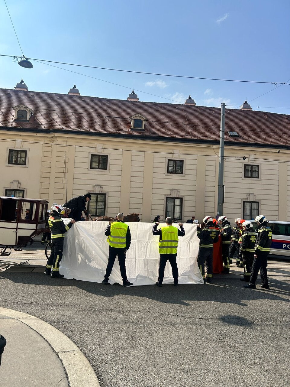 Ein Sichtschutz wurde aufgestellt. 