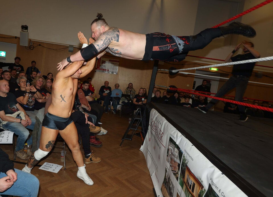 Wrestling in Lanzenkirchen: Spektakulärer Openweight-Titelwechsel