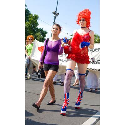 Tausende feiern Homosexuellen- und Transgender-Demo.