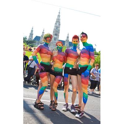 Tausende feiern Homosexuellen- und Transgender-Demo.