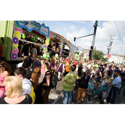 Tausende feiern Homosexuellen- und Transgender-Demo.