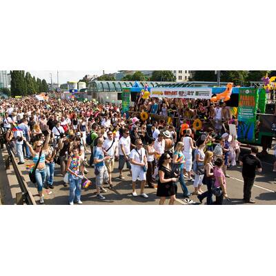 Tausende feiern Homosexuellen- und Transgender-Demo.