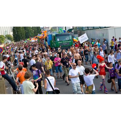 Tausende feiern Homosexuellen- und Transgender-Demo.