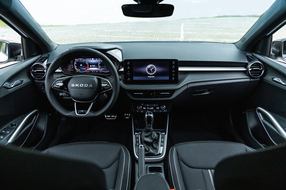 10-Zoll-Kombiinstrument und 8-Zoll-Touchscreen. 