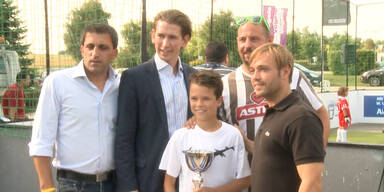 Promi - Street Soccer Match!