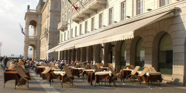 Caff&egrave; degli Specchi