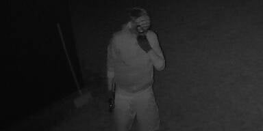 Spiderman und Komplize r&auml;umen Firma aus