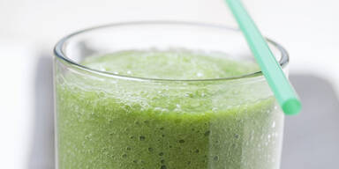 Spinat-Apfel-Minze-Smoothie