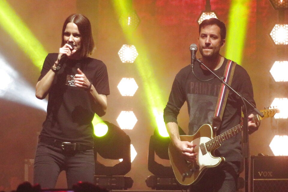 „Solo Tour“ für Christina Stürmer: „Oliver bleibt bei den Kindern“