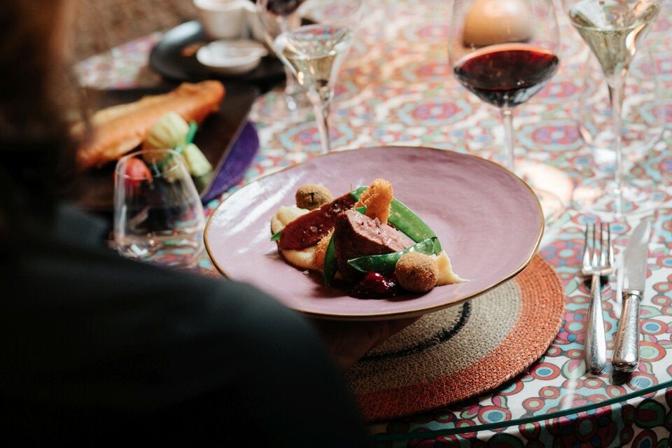 Regional: Zarter Hirschkalbsrücken mit Selleriepürre.