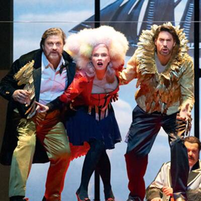 Rihanna - Queen of Downloads