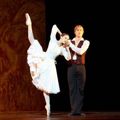 Rihanna - Queen of Downloads