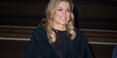 M&aacute;xima im Glitzerkleid