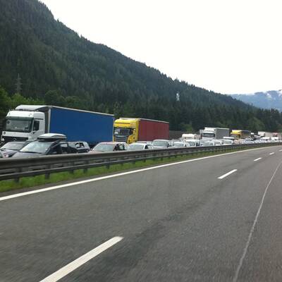 Mega-Pfingststau auf der Tauernautobahn