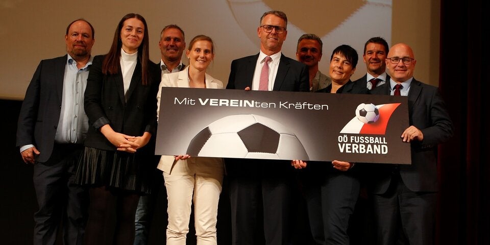 Neuer Fußballpräsident will mehr Schiedsrichter und mehr Frauenfußball