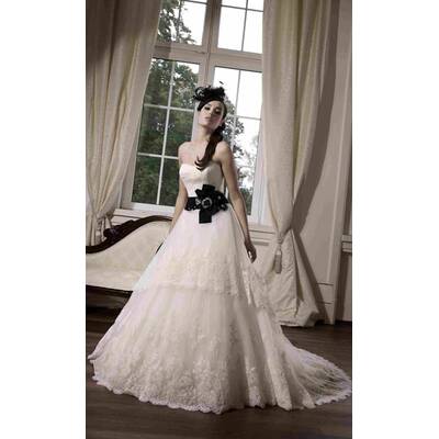 Brautmode 2011 von Steinecker