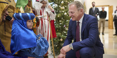 Sternsinger sangen f&uuml;r LH Stelzer