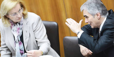 Rot-schwarzer Steuer-Wettlauf geht los