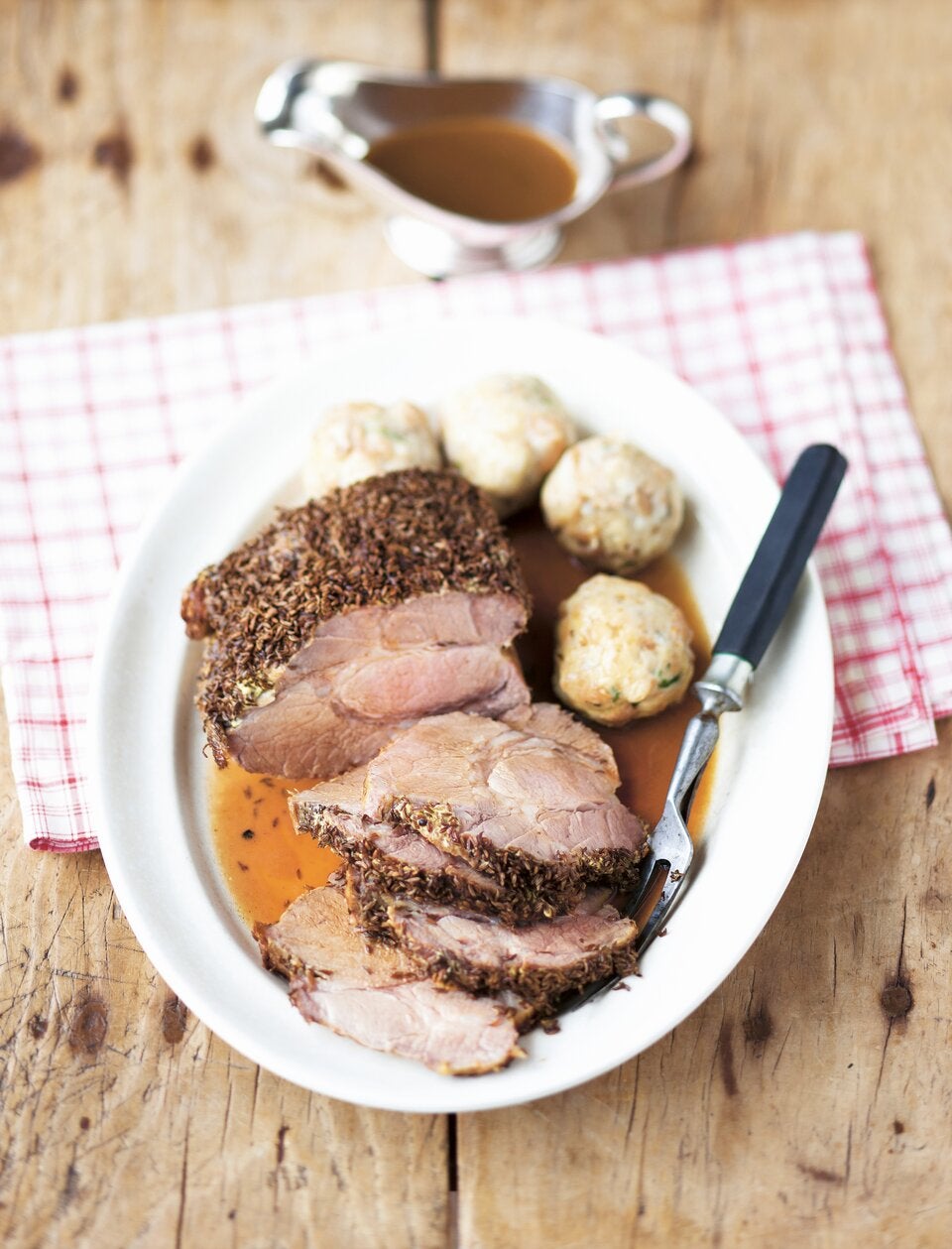 Österreichische Klassiker leicht gemacht: So gelingen Schnitzel, Gulasch & Co.