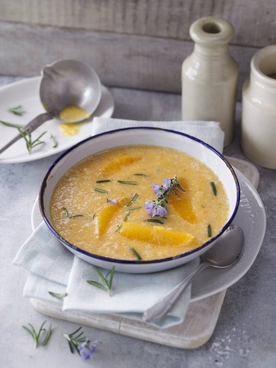 Sommergenuss: Erfrischende Obstsuppen zum Nachkochen