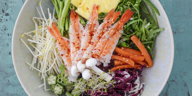 Poke-Bowl mit Wasserspinat