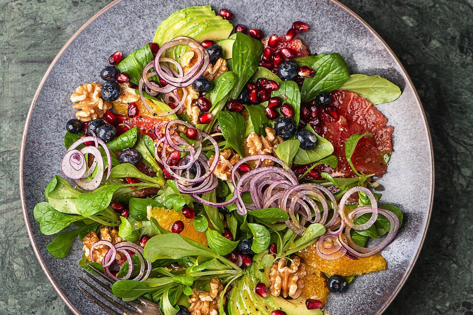 Saisonale Lieblinge: Wintersalate mit Rotkraut, Nüssen und Co.