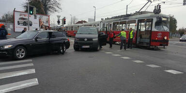 Nach Karambolage mit Straßenbahn: 4 Verletzte
