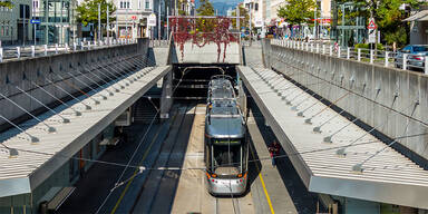 Bim in Linz entgleist: Mehrere Verletzte