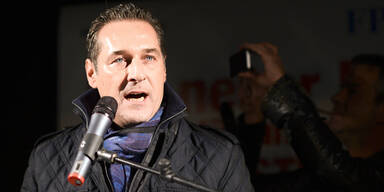 Strache provoziert vor Ball-Demo