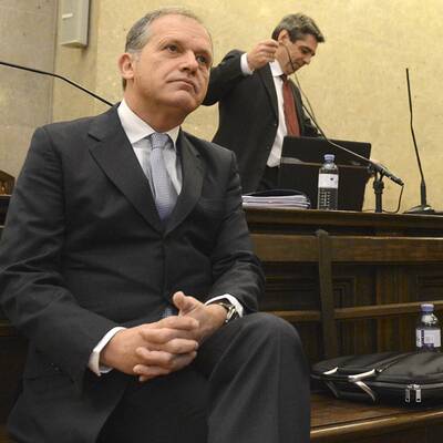 Der erste Prozess-Tag: Der ehemalige Minister weist jede Schuld von sich