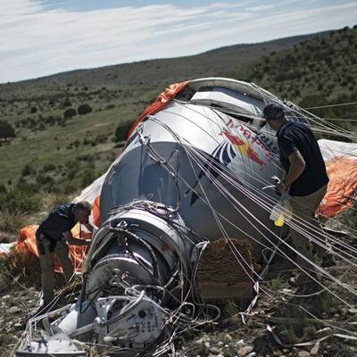 Wegen Windes wurde Baumgartners Sprung abgebrochen.