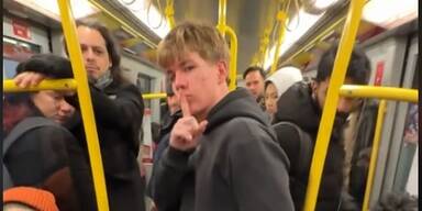 Sigma Boy: TikToker geht mit Wiener U-Bahn-Videos viral