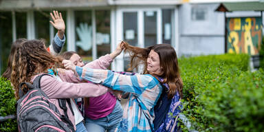 Symbolfoto: Rangelei unter M&auml;dchen