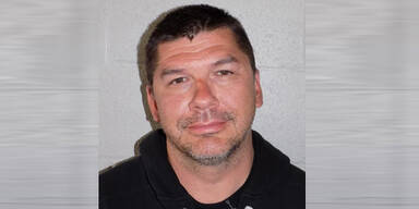 B&uuml;rgermeister spielte Strip-Poker mit Teenies