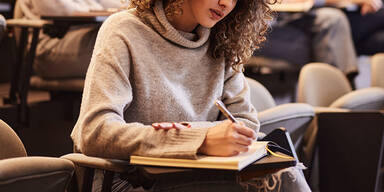 Professor mit KI erwischt: Studentin verlangt Uni-Gebühren zurück