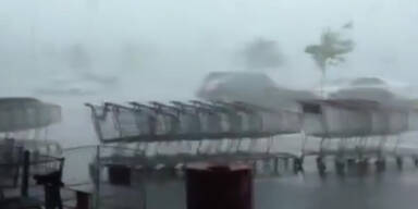 Gruslig: Wind verweht Einkaufsw&auml;gen