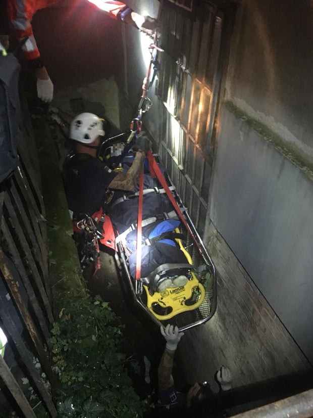 Raucherin (30) fällt in Wiener Wohnhaus in Lichtschacht