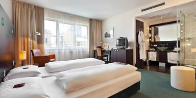 FLEMING'S HOTELS & RESTAURANTS