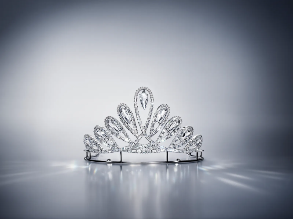 Swarovski enthüllt Tiara für den Wiener Opernball 2025