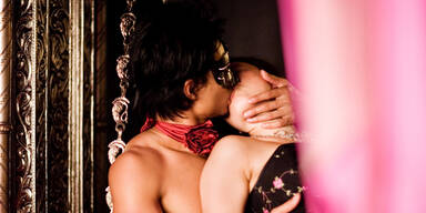 Journalistin hat Sex in Swingerclub - für Reportage