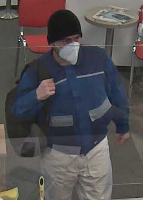 Bankraub: Polizei sucht diesen Mann