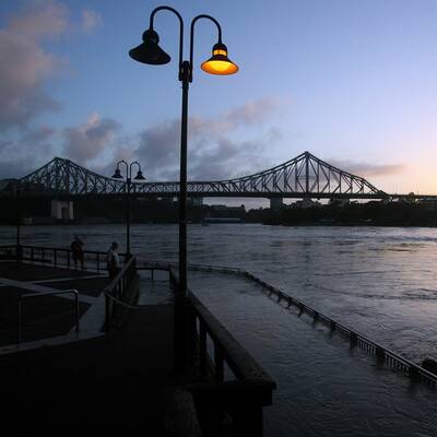 Die Flutwelle in Brisbane