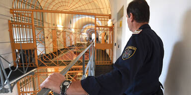 Groß-Razzia in 27 Gefängnissen
