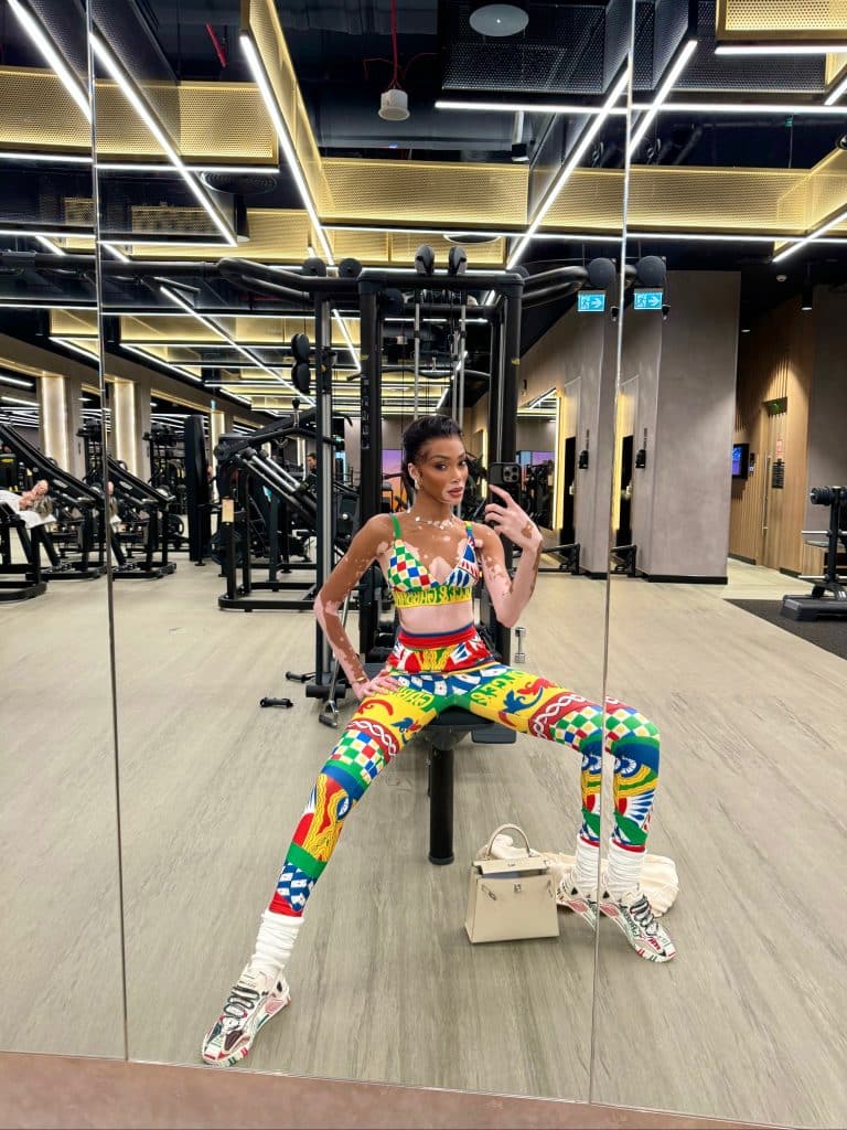 Stylisch oder dekadent? Winnie Harlow zeigt sich im Luxus-Gym-Look