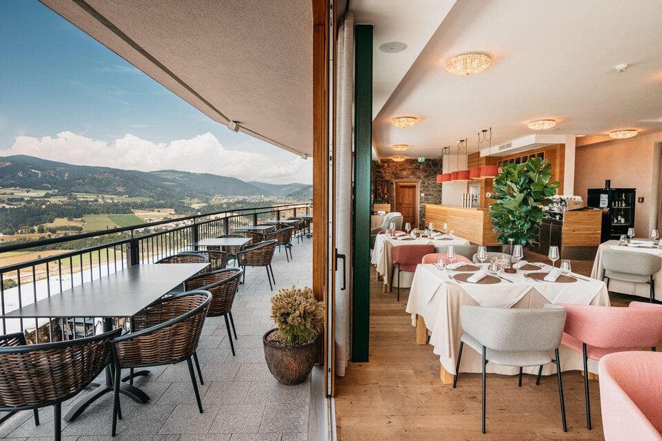 Traumhafte Aussicht vom Burgrestaurant.